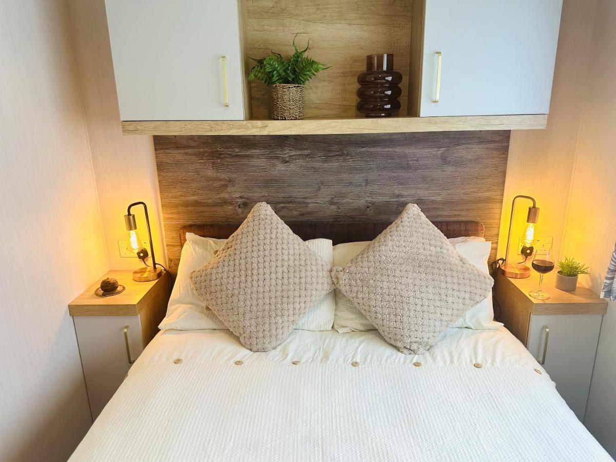 The Hideaway Villa สการ์โบโรห์ ภายนอก รูปภาพ